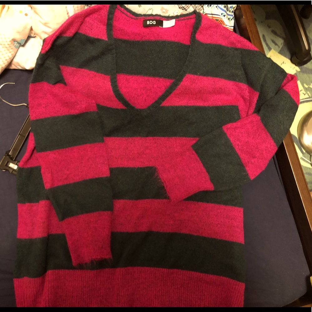 BDG vneck strip sweater